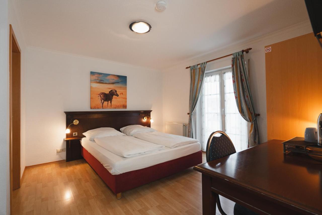 Park Hotel & Gaestehaus Руст Экстерьер фото